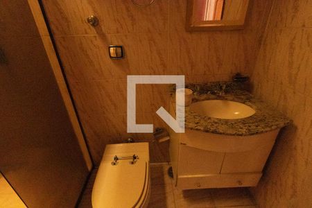 Casa à venda com 200m², 3 quartos e 2 vagasBanheiro