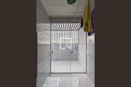 Casa à venda com 150m², 4 quartos e 2 vagas Casa à venda com 150m², 4 quartos e 2 vagasVaranda