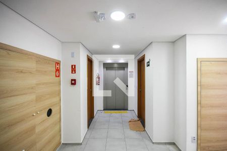 Apartamento para alugar com 43m², 2 quartos e sem vagaHall social