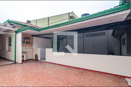 Casa à venda com 126m², 2 quartos e 8 vagas Casa à venda com 126m², 2 quartos e 8 vagasQuintal