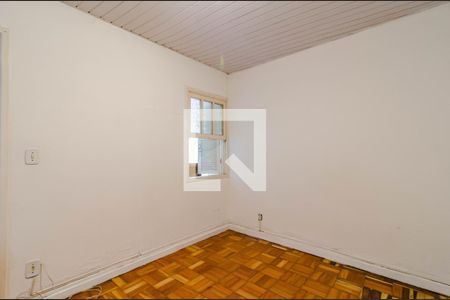 Casa à venda com 126m², 2 quartos e 8 vagas Casa à venda com 126m², 2 quartos e 8 vagasQuarto edícula