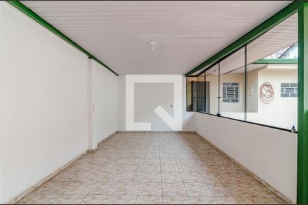 Casa à venda com 126m², 2 quartos e 8 vagas Casa à venda com 126m², 2 quartos e 8 vagasSalão de festas