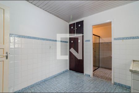 Casa à venda com 126m², 2 quartos e 8 vagas Casa à venda com 126m², 2 quartos e 8 vagasCozinha edícula