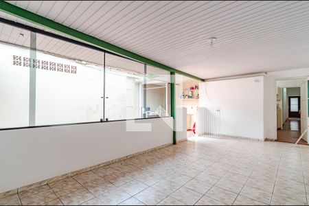 Casa à venda com 126m², 2 quartos e 8 vagas Casa à venda com 126m², 2 quartos e 8 vagasSalão de festas