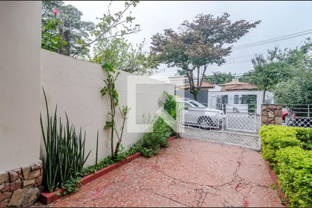 Casa à venda com 126m², 2 quartos e 8 vagas Casa à venda com 126m², 2 quartos e 8 vagasGaragem