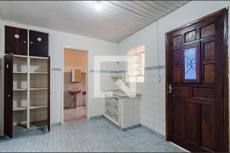 Casa à venda com 126m², 2 quartos e 8 vagas Casa à venda com 126m², 2 quartos e 8 vagasCozinha edícula