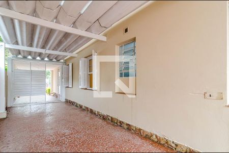 Casa à venda com 126m², 2 quartos e 8 vagas Casa à venda com 126m², 2 quartos e 8 vagasGaragem