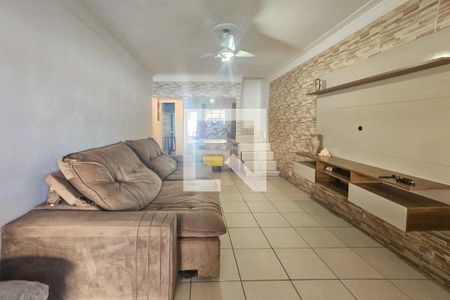 Sala de casa de condomínio para alugar com 2 quartos, 90m² em Jardim das Conchas, Guarujá