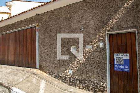 Casa à venda com 267m², 5 quartos e 2 vagasFachada