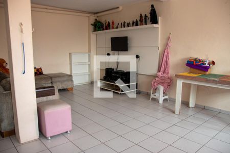 Casa à venda com 267m², 5 quartos e 2 vagasSala de Serviço