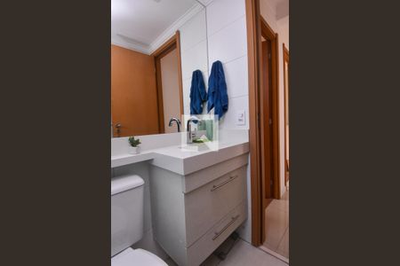 Apartamento para alugar com 47m², 2 quartos e 1 vaga Apartamento para alugar com 47m², 2 quartos e 1 vagaBanheiro