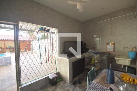 Casa à venda com 220m², 3 quartos e 1 vagaCopa e Área de Serviço