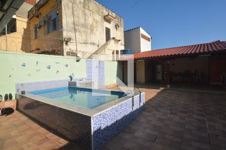 Casa à venda com 220m², 3 quartos e 1 vagaPiscina - Churrasqueira