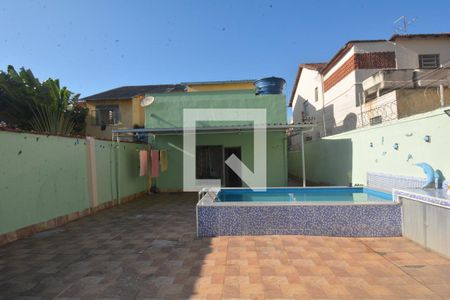 Casa à venda com 220m², 3 quartos e 1 vagaPiscina - Churrasqueira