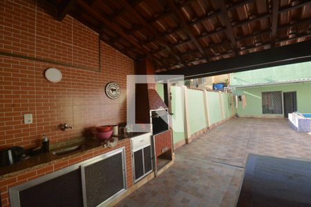 Casa à venda com 220m², 3 quartos e 1 vagaPiscina - Churrasqueira