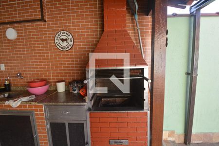 Casa à venda com 220m², 3 quartos e 1 vagaPiscina - Churrasqueira