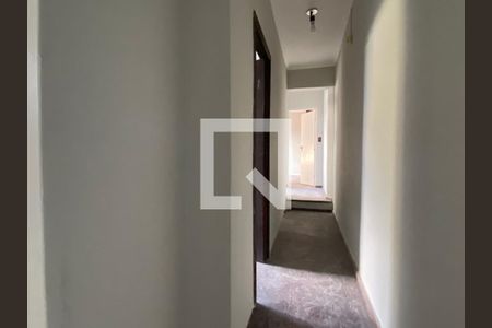 Corredor de casa à venda com 3 quartos, 250m² em Bussocaba, Osasco
