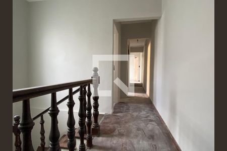 Corredor de casa à venda com 3 quartos, 250m² em Bussocaba, Osasco