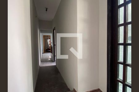 Corredor de casa à venda com 3 quartos, 250m² em Bussocaba, Osasco