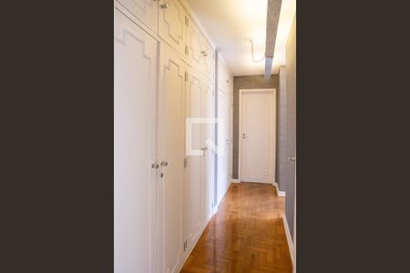 Apartamento à venda com 165m², 4 quartos e 2 vagas Apartamento à venda com 165m², 4 quartos e 2 vagasSuíte