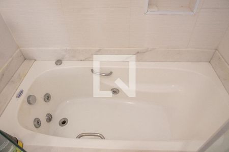 Apartamento à venda com 165m², 4 quartos e 2 vagas Apartamento à venda com 165m², 4 quartos e 2 vagasBanheiro Social