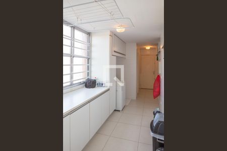 Apartamento à venda com 165m², 4 quartos e 2 vagas Apartamento à venda com 165m², 4 quartos e 2 vagasÁrea de Serviço