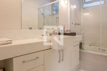 Apartamento à venda com 165m², 4 quartos e 2 vagas Apartamento à venda com 165m², 4 quartos e 2 vagasBanheiro Social
