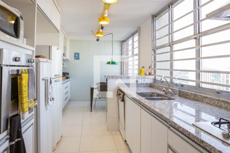 Apartamento à venda com 165m², 4 quartos e 2 vagas Apartamento à venda com 165m², 4 quartos e 2 vagasCozinha