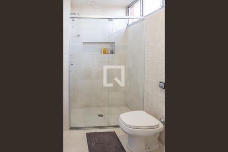 Apartamento à venda com 165m², 4 quartos e 2 vagas Apartamento à venda com 165m², 4 quartos e 2 vagasBanheiro da Suíte