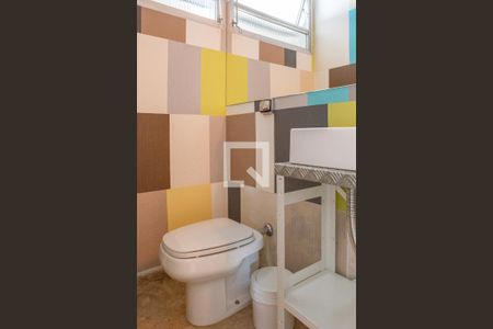 Apartamento à venda com 165m², 4 quartos e 2 vagas Apartamento à venda com 165m², 4 quartos e 2 vagasLavabo