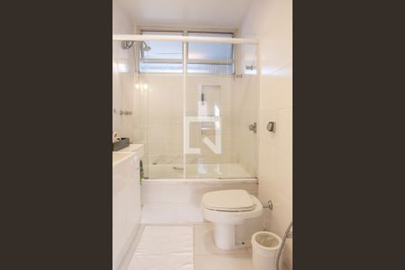Apartamento à venda com 165m², 4 quartos e 2 vagas Apartamento à venda com 165m², 4 quartos e 2 vagasBanheiro Social