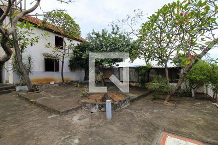 Casa à venda com 350m², 3 quartos e 4 vagas Casa à venda com 350m², 3 quartos e 4 vagasQuintal