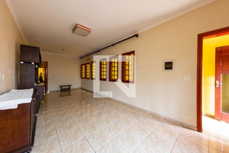 Casa à venda com 4 quartos, 227m² em Vila Cleonice, São Paulo