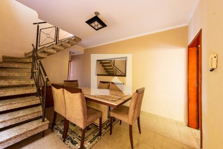 Casa à venda com 4 quartos, 227m² em Vila Cleonice, São Paulo