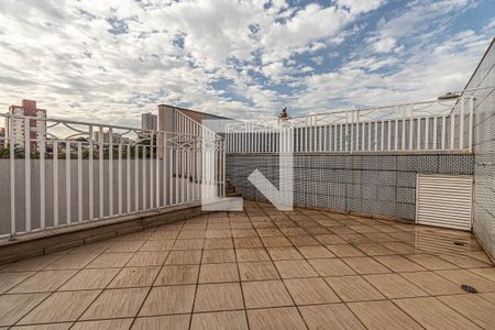 Casa à venda com 514m², 6 quartos e 8 vagas Casa à venda com 514m², 6 quartos e 8 vagasÁrea Externa