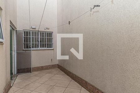 Casa à venda com 514m², 6 quartos e 8 vagas Casa à venda com 514m², 6 quartos e 8 vagasQuintal