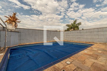 Casa à venda com 514m², 6 quartos e 8 vagas Casa à venda com 514m², 6 quartos e 8 vagasPiscina