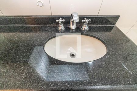 Casa à venda com 514m², 6 quartos e 8 vagas Casa à venda com 514m², 6 quartos e 8 vagasBanheiro 2