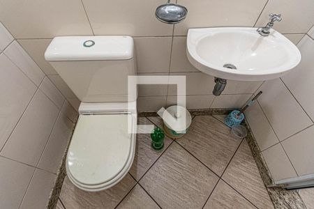 Casa à venda com 514m², 6 quartos e 8 vagas Casa à venda com 514m², 6 quartos e 8 vagasBanheiro de Serviço