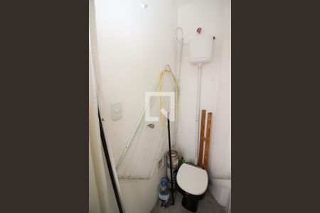Apartamento para alugar com 85m², 2 quartos e sem vaga Apartamento para alugar com 85m², 2 quartos e sem vagaBanheiro de Serviço