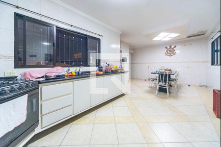 Casa à venda com 326m², 3 quartos e 6 vagas Casa à venda com 326m², 3 quartos e 6 vagasCozinha