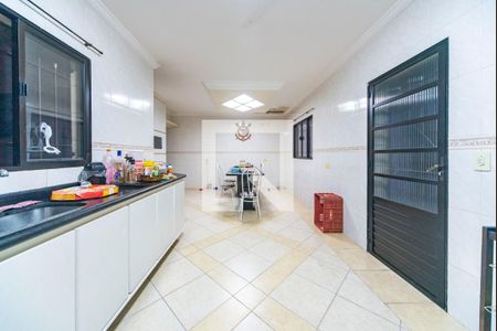 Casa à venda com 326m², 3 quartos e 6 vagas Casa à venda com 326m², 3 quartos e 6 vagasCozinha