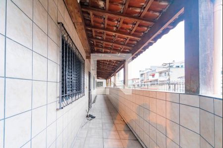 Casa à venda com 326m², 3 quartos e 6 vagas Casa à venda com 326m², 3 quartos e 6 vagasVaranda