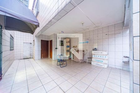 Casa à venda com 326m², 3 quartos e 6 vagas Casa à venda com 326m², 3 quartos e 6 vagasÁrea de Serviço