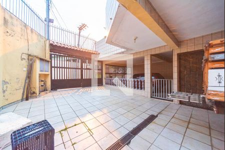 Casa à venda com 326m², 3 quartos e 6 vagas Casa à venda com 326m², 3 quartos e 6 vagasGaragem