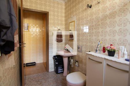 Casa à venda com 240m², 3 quartos e 2 vagasBanheiro