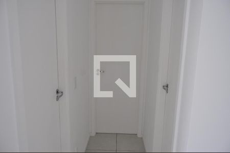 Corredor de apartamento para alugar com 2 quartos, 57m² em Todos Os Santos, Rio de Janeiro