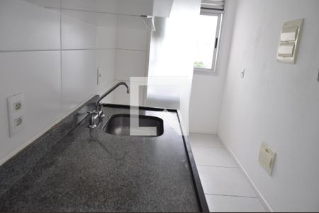 Sala/Cozinha de apartamento para alugar com 2 quartos, 57m² em Todos Os Santos, Rio de Janeiro