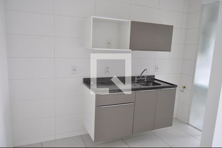 Sala/Cozinha de apartamento para alugar com 2 quartos, 57m² em Todos Os Santos, Rio de Janeiro