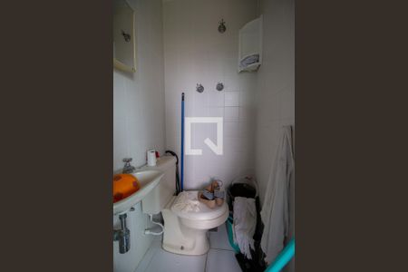 Apartamento à venda com 122m², 3 quartos e 2 vagas Apartamento à venda com 122m², 3 quartos e 2 vagasBanheiro de Serviço